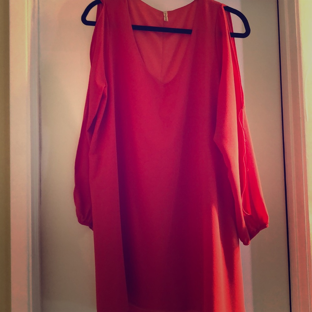 Cutout sleeve dress